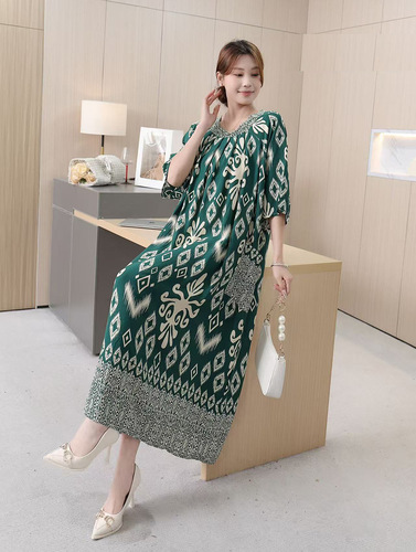 Southeast Asia new women's dress, large size, artistic round collar, rayon loose color, covering the flesh and showing slimming dress