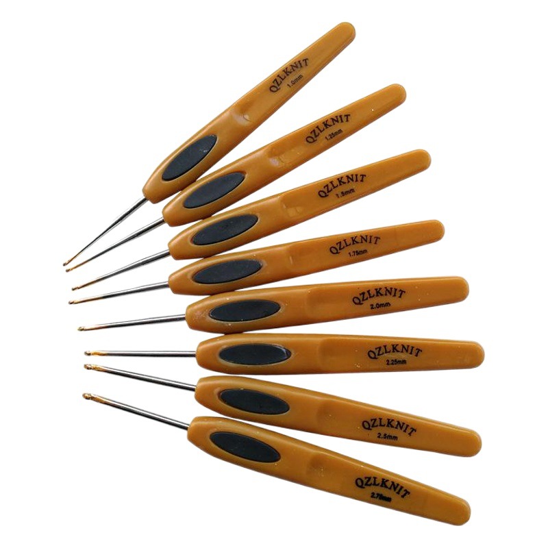 Herramienta de tejer suéter aguja de color mango de plástico de aluminio de ganchillo suave chapa de ganchillo un conjunto de 8 bolsas