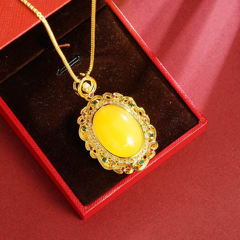 Vietnam Sha Jin retro estilo chino versátil imitación jade colgante flor tallada joyas de estilo de corte fuente transfronteriza al por mayor