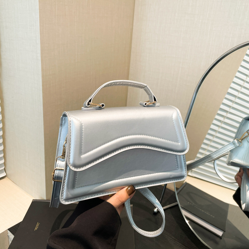 Bolsa cuadrada para mujeres 2024 invierno nueva moda bolso de hombro de color caramelo bolso de moda bolso de mano de moda simple bolso inclinado