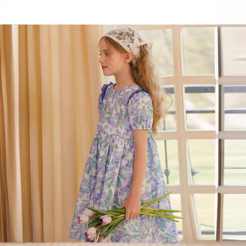 Summer dresses for girls, new items, featuring bubble sleeves, color-blocking, mulberry edges, sweet styles for middle to large children, with floral patterns.