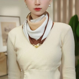 Autumn 2024 New Vintage Printed Magnetic Buckle Scarf Fashion All-match Neck Warmer Scarf Stylish Square Scarf Scarf