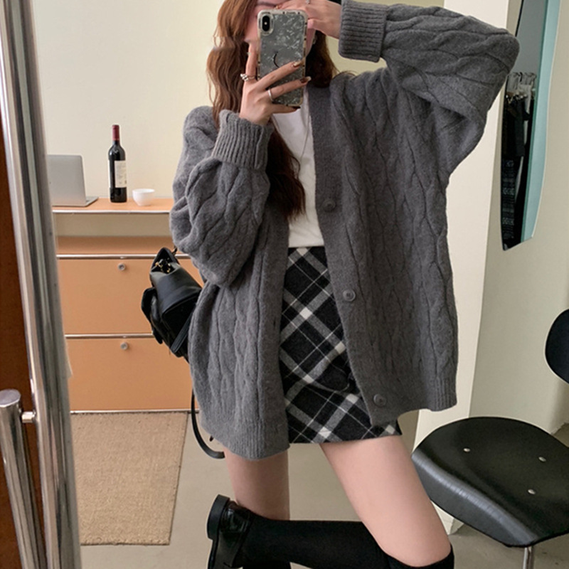 Retro twist sweater coat for women loose lazy style V-neck long sleeve autumn and winter Korean style knitted cardigan for women thick Retro twist sweater coat for women loose lazy style V-neck long sleeve autumn and winter Korean style knitted cardigan for women thick