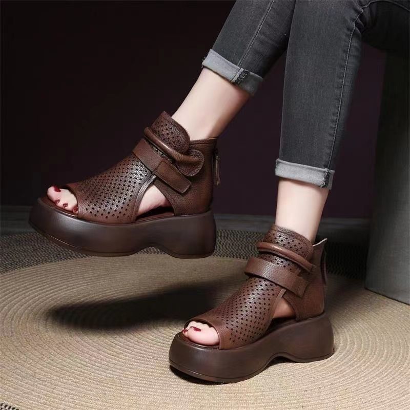 2024 nueva moda botas de soleas gruesas de mujer hueco suave transpirable ligera versátil muffin bottom usar sandalias romanas