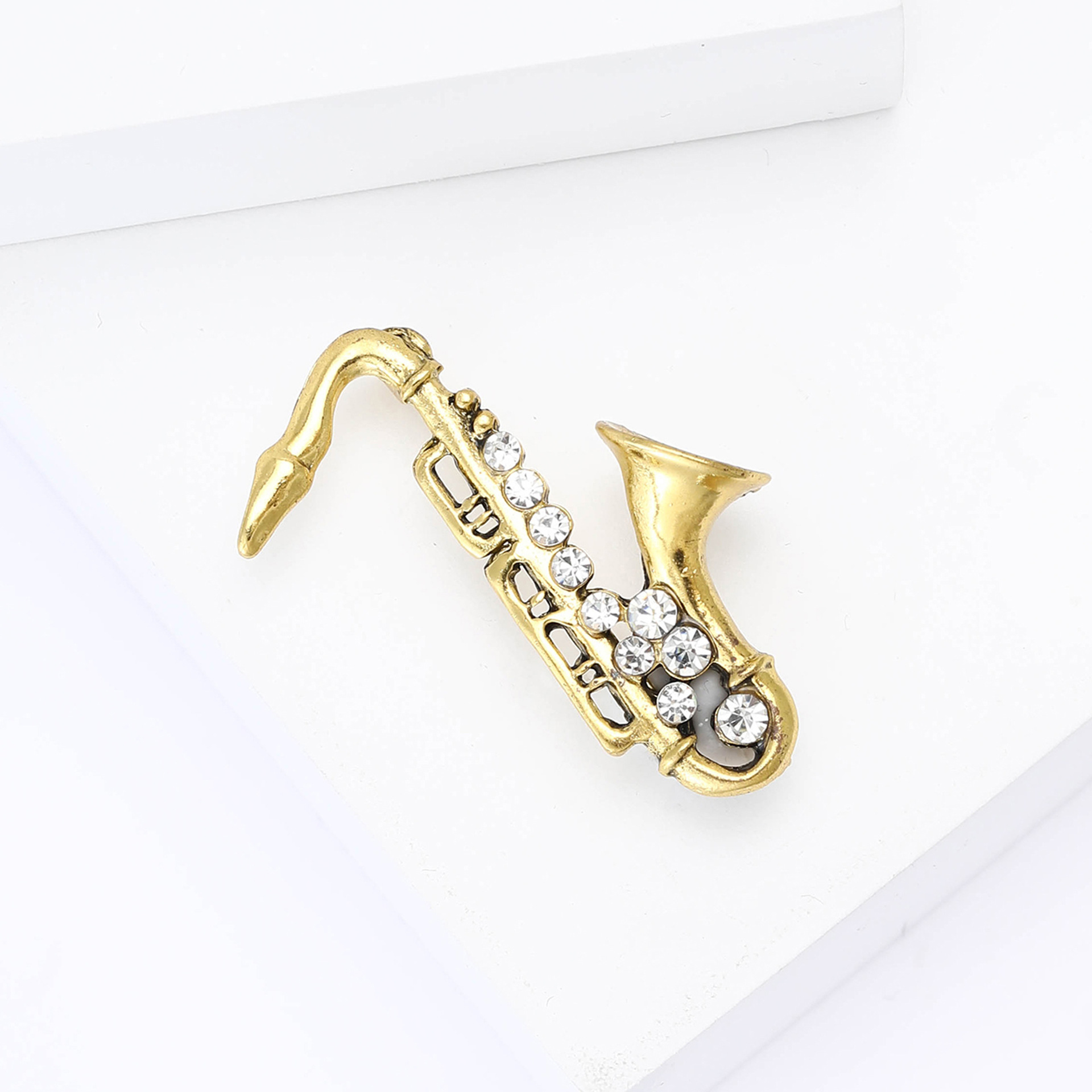 Fashion Joker Alloy Enamel Rhinestone Saxophone Brooch Niche Joker Men's and Women's Clothing Corsage Jewelry Pin