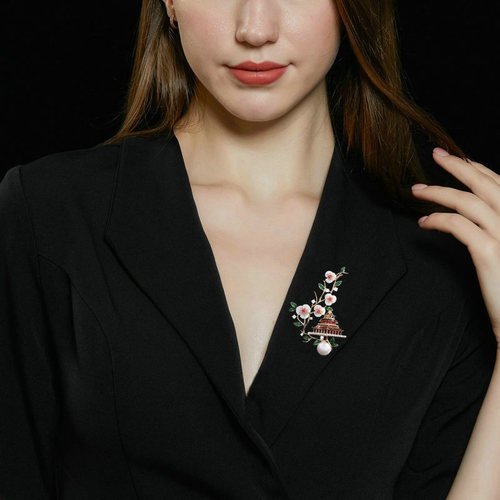 New design sense clothing accessories with natural mother-of-pearl floral qipao Hanfu hairpin featuring Chinese style, tower and Forbidden City motifs