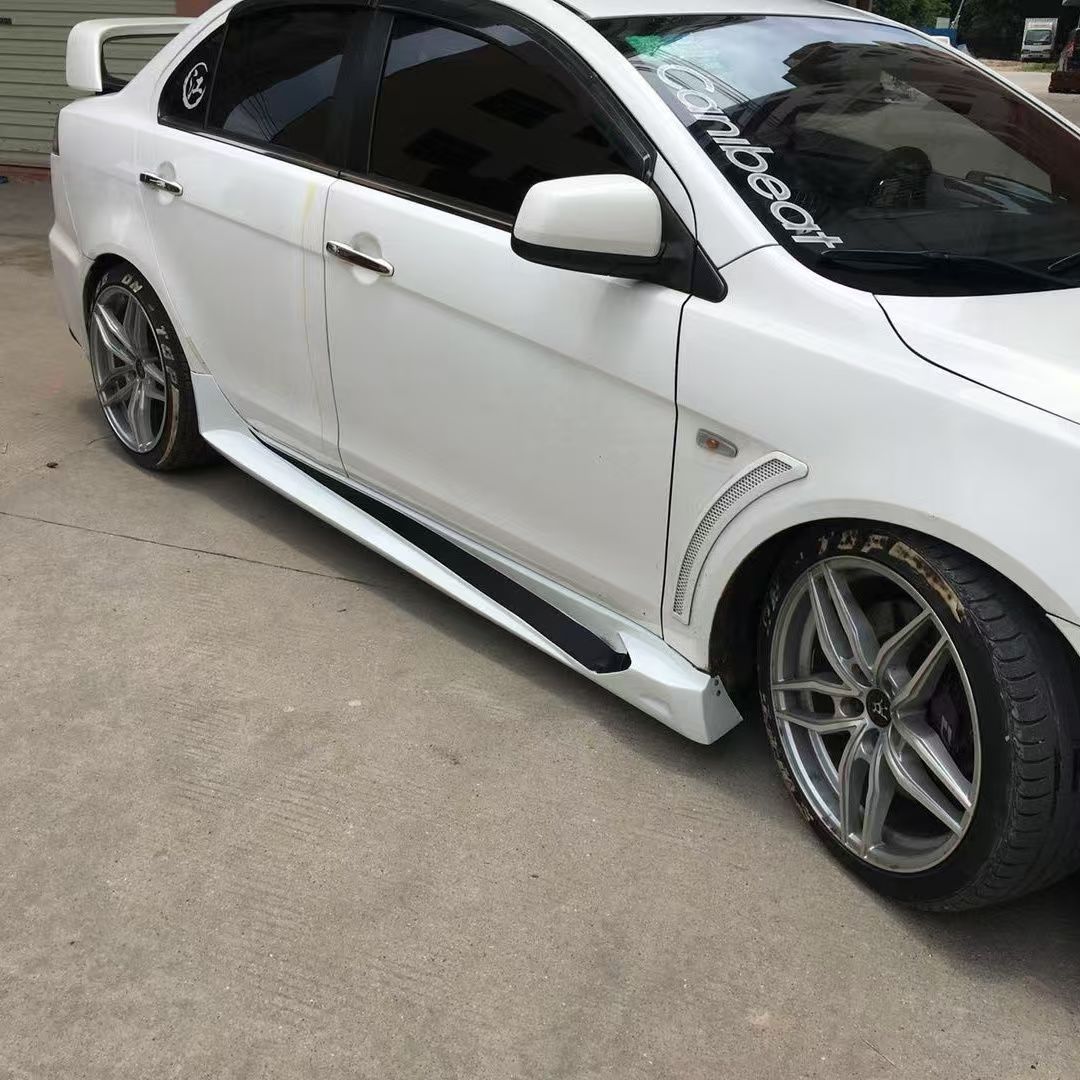 Suitable for Mitsubishi Lancer Gtr Integrated Side Skirt Modification Parts, Side Skirt Trim, Large and Small Surround V-Style Side Skirts, Original Factory Style Body
