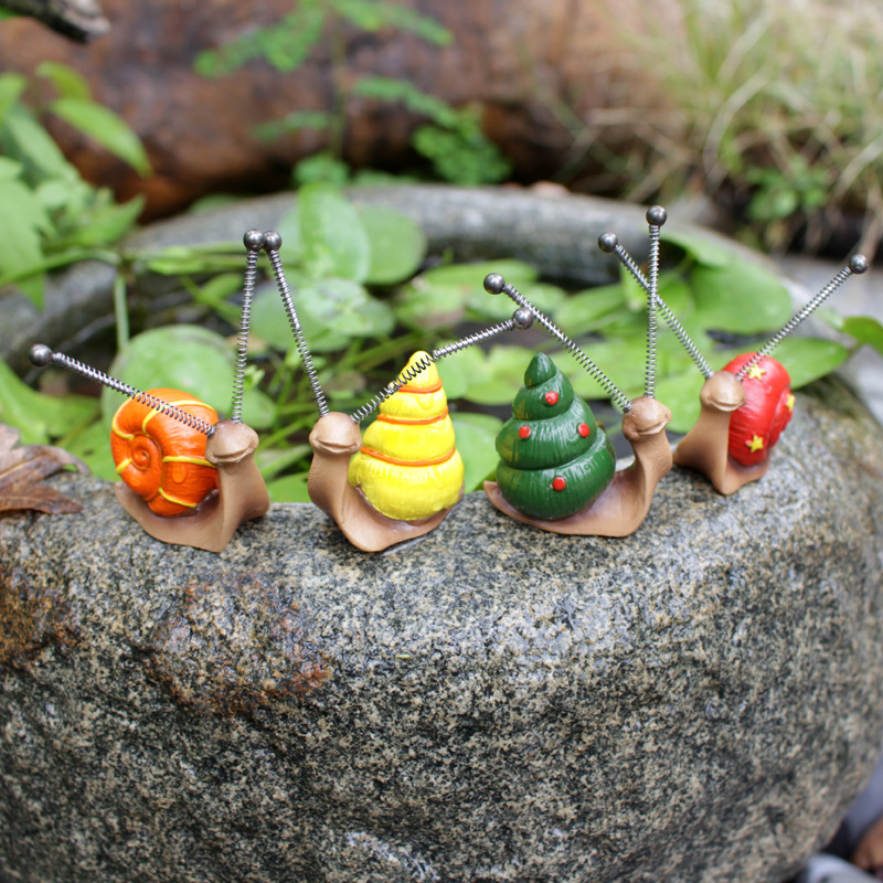 Outdoor garden courtyard simulation animal snail decoration resin crafts garden sculpture landscape model now