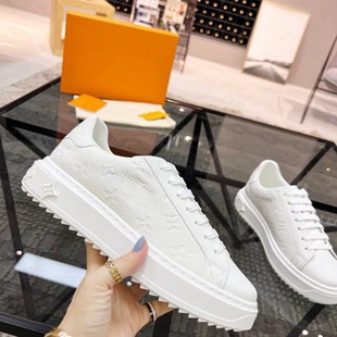 Foreign Trade V Family White Shoes for Women 2024 New Fashion Embossed Thick-Soled Genuine Leather Breathable Versatile Couple Casual Sneakers