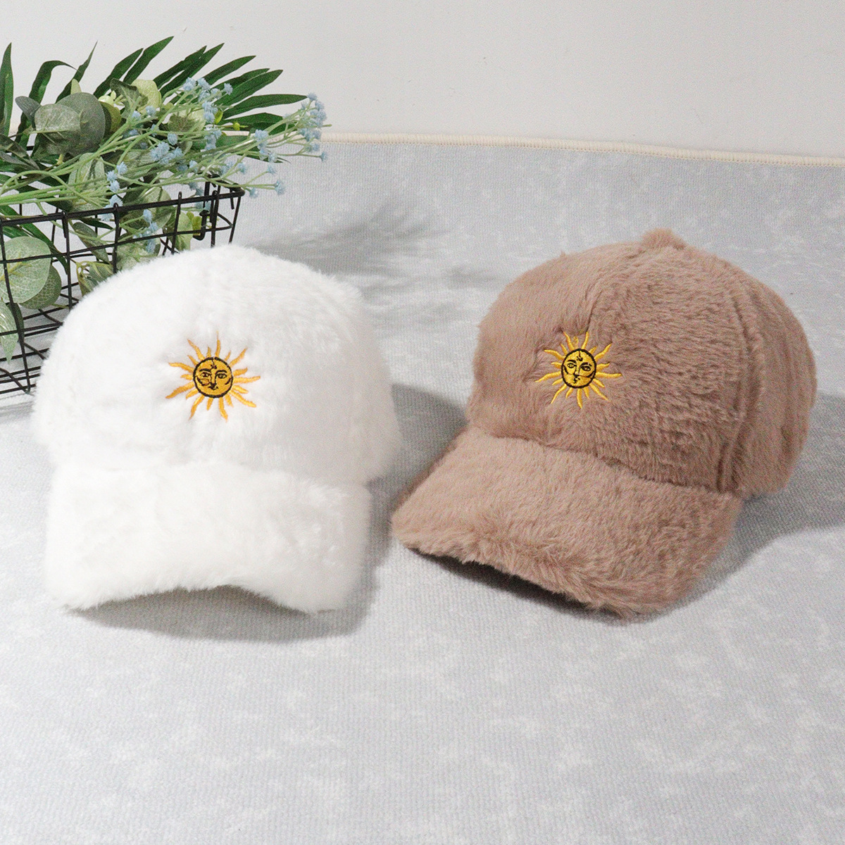 Unisex Plush baseball cap Sun embroidered duck hat Winter warm plush hat_voghion.com
