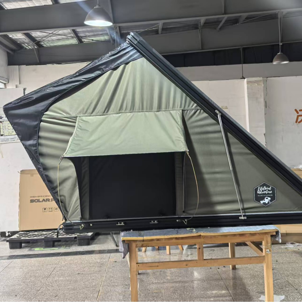 Tabla personalizada de aleación de aluminio triangular carpa de techo de alta velocidad SUV carpa de vehículo todoterreno duro carpa de techo duro