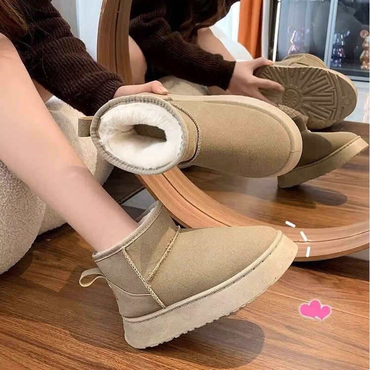 Comercio exterior botas de nieve de gran tamaño para mujeres 2024 invierno nuevo tipo de calentamiento de suela gruesa y terciopelo grueso de madres de mediana edad zapatos de algodón mujeres de moda