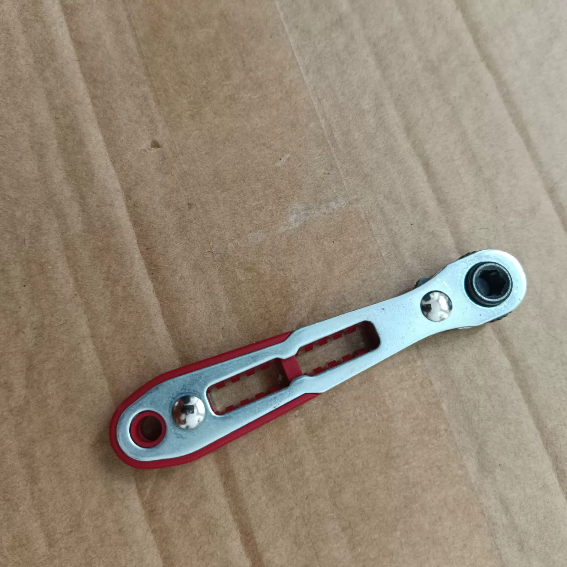 Small screwdriver, hexagonal wrench