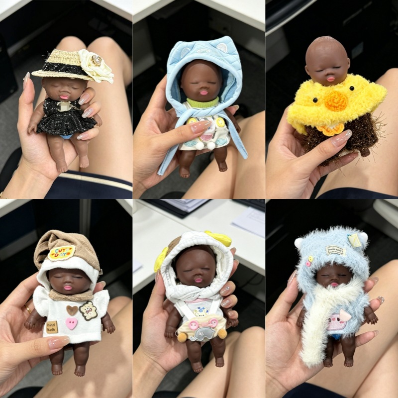 14cm娜塔莎黑娃解压玩具整蛊上班族缓解焦虑神器带衣服跨境爆款