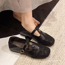 法式复古风方头山茶花玛丽珍鞋女2026春季平底百搭布洛克雕花单鞋