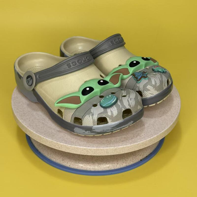 Star Wars Men's and Women's Clogs Baotou Parent-Child Shoes Beach Sandals Student Version Cute Summer Sandals Slippers