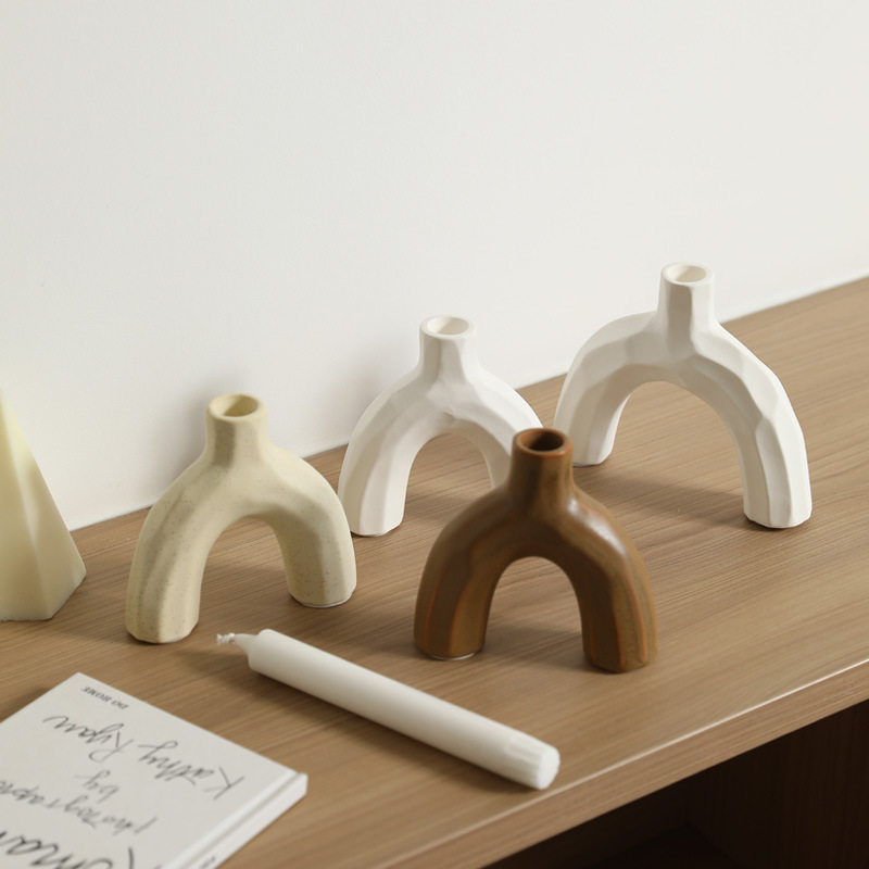 Ornamento de cerámica de viento tranquilo de la sala de estar de escritorio doméstico retro candelabros de atmósfera decoración suave al por mayor