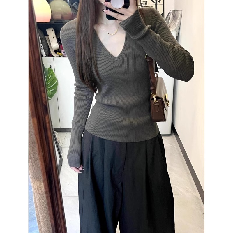 深灰领针织打底衫女2025年秋冬韩系露锁骨收腰显瘦软糯上衣|undefined