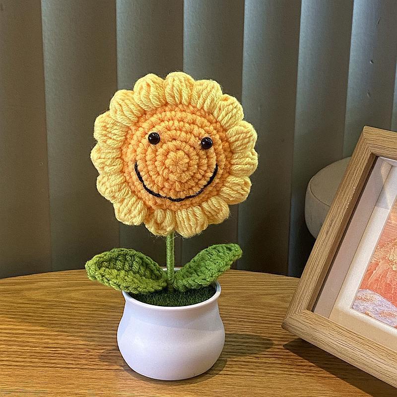 Sonriente cara girasol en maceta (producto terminado)
