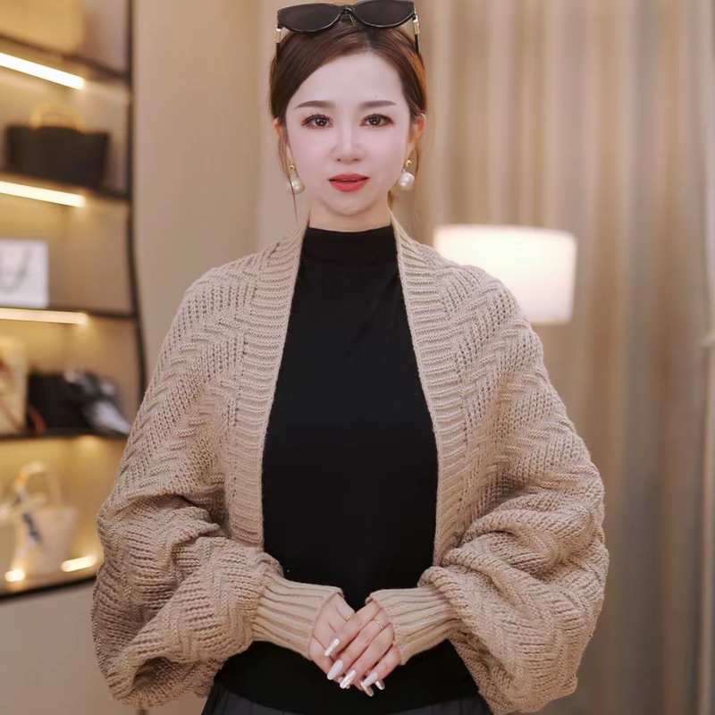 New autumn and winter knitted checkered openwork high-density shawl, fashionable and versatile, provides shoulder protection, keeps you warm, and can be worn as an outer layer for travel