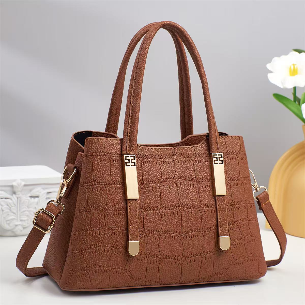 2025 nuevo bolso de hombro para mujer, bolso de estilo de viaje de trabajo, bolso de temperamento de moda casual de mujer de gran capacidad