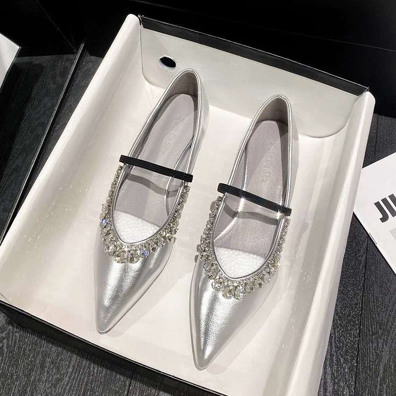 Женские туфли на плоской подошве с острым носком, весна, универсальные, новинка 2023 года, туфли на плоской подошве со стразами и юбкой, женская обувь большого размера с феей, размеры от 41 до 43