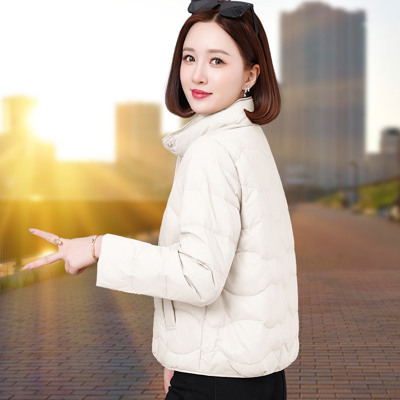 하얀색