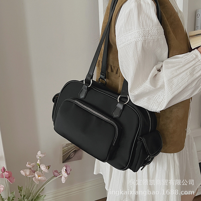 2026 New Model Adidas Retro Handbag Motorcycle Style Versatile Messenger Bag for Women, Large Capacity Casual Shoulder Bag with Trefoil Design 2026 New Model Adidas Retro Handbag Motorcycle Style Versatile Messenger Bag for Women, Large Capacity Casual Shoulder Bag with Trefoil Design