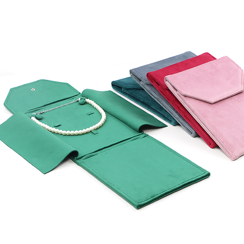 handheld necklace from pearl