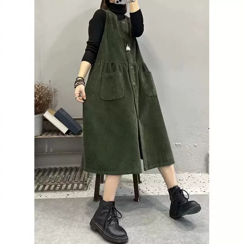 2024秋冬新款复古灯芯绒背心连衣裙女宽松减龄百搭休闲条绒背带裙