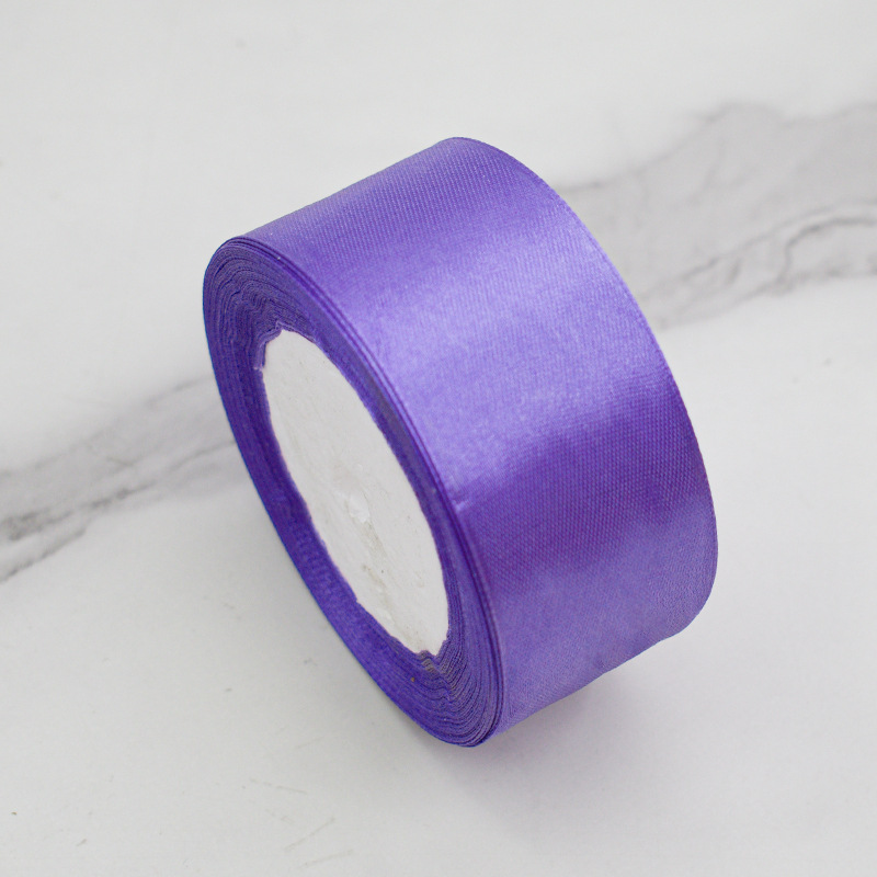 Cintas transfronterizas en stock, rollo de cinta de satén de 4 cm, embalaje transfronterizo personalizable, código de etiqueta del producto, cinta de flores de rosa para bricolaje.