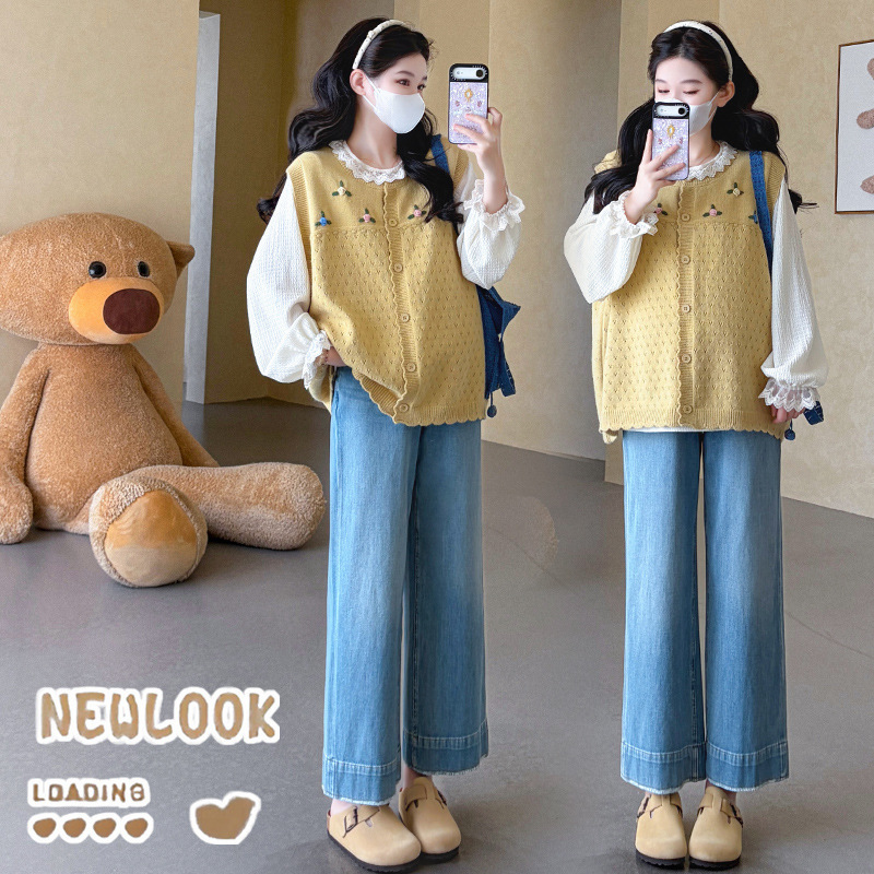 2026 New Product: Age-Reducing Doll Collar Maternity Top + Heavy Crochet Large Vest Two-Piece Set
