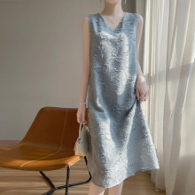 批发丝绸缎面2025夏季新款女装v领长裙中长款过膝重工剪花连无袖