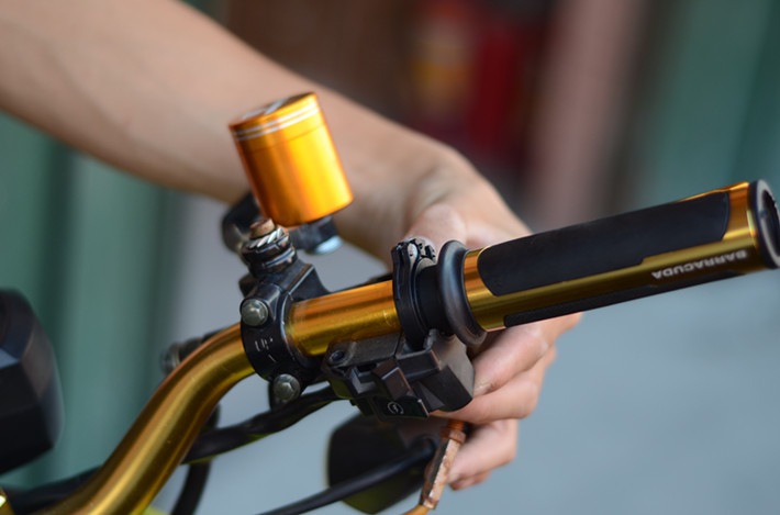 Suitable for Kawasaki Yamaha Ducati Honda Handlebar Glue Scooter Motorcycle Handlebar Cover Anti-Slip Wholesale