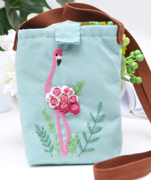 Directo de fábrica pequeña bolsa de hombro bordado Europeo material hecho a mano bolsa hecha a mano bricolaje kit de herramientas de costura de tela