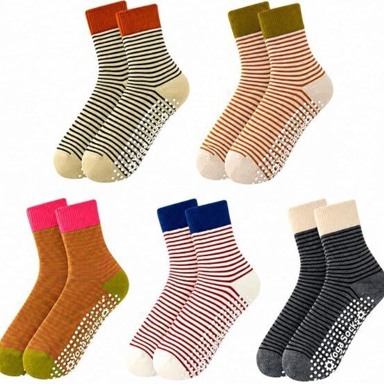 Low Minimum Order Quantity, Cute Pilates Socks with Grip, Women's Non-Slip Yoga Ballet Socks with Sticky Grip