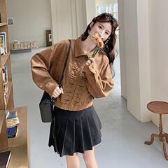 実際には、カーキ色のレトロなショートコートの上着春2025の新しい女性ジャケットが痩せている