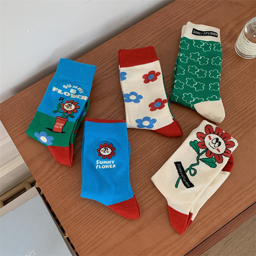 Spring and summer designer creative cartoon illustration flower girl socks three-dimensional flower mid-tube embroidered letters couple socks