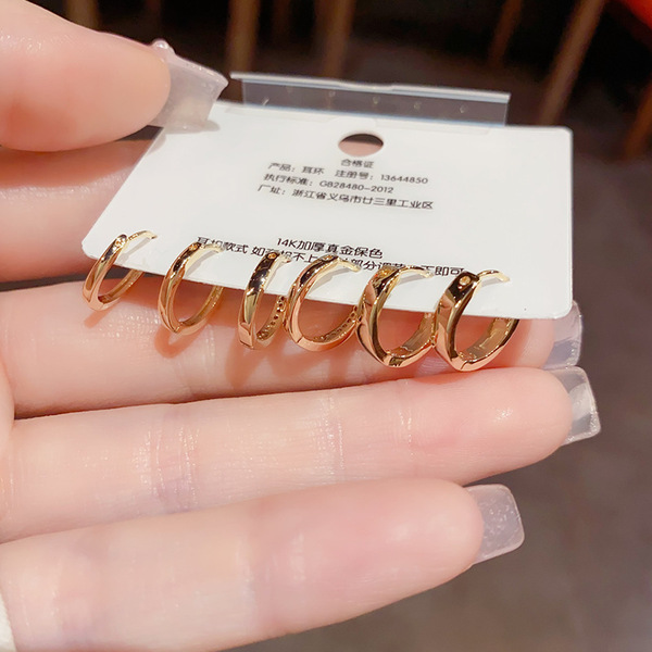 Cute small design fashionable earrings with zircon