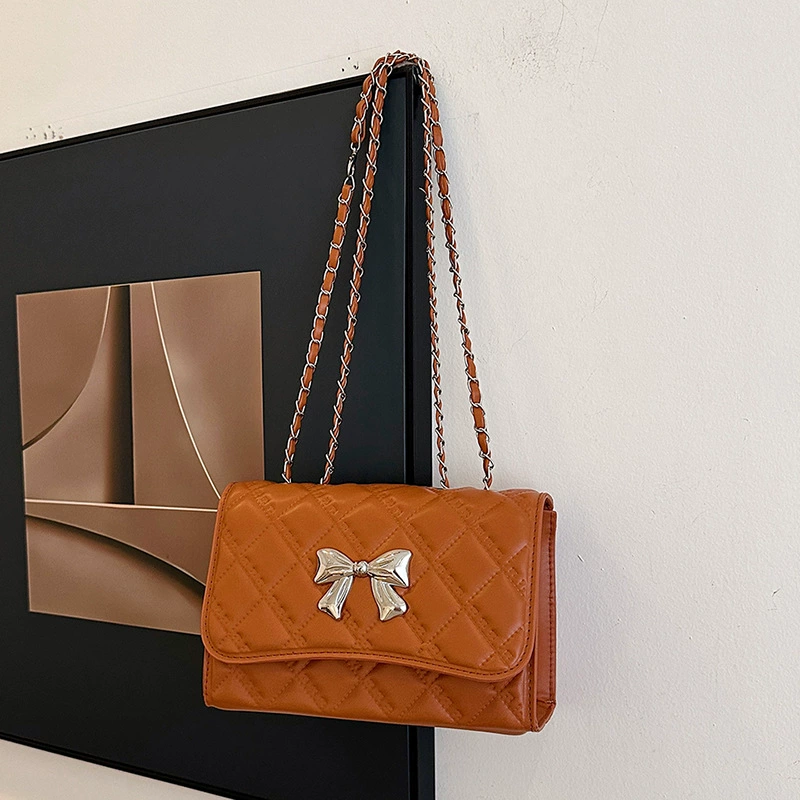 One-shoulder bag, diamond quilt pattern with bow, chain strap, western style