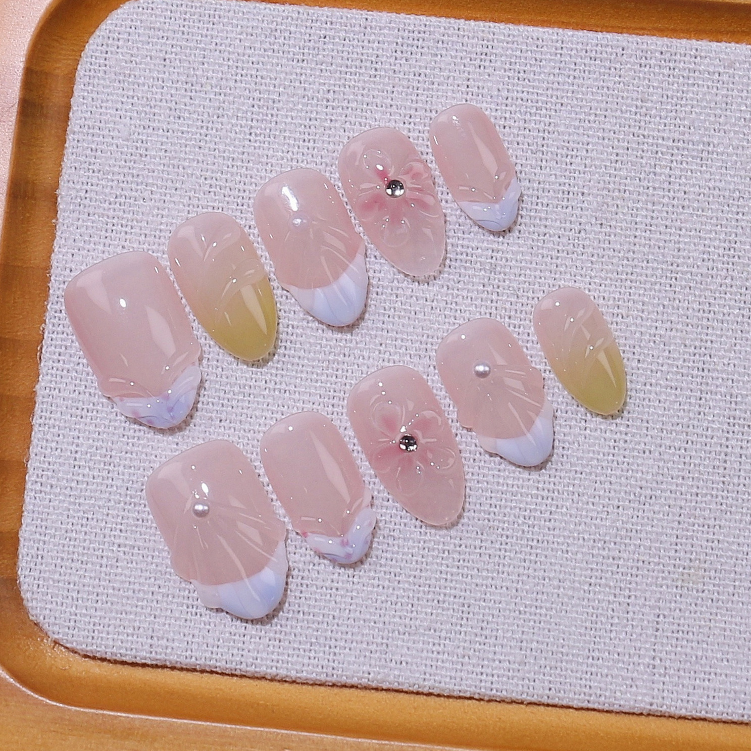 [Colección de manicuras talladas] comercio exterior transfronterizo exclusivamente para usar a mano puro parche de uñas falsas de almendras de estilo europeo y americano