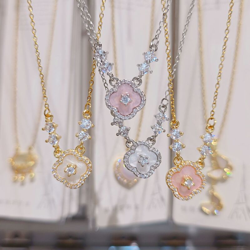 Cross-Border Popular Four-Leaf Clover Necklace Titanium Steel Necklace Micro-Inlaid Necklace Light Luxury Necklace Niche Clavicle Chain Big-Name Jewelry