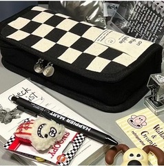 インスタ映え 白黒チェッカーボード柄 ペンケース 大容量 文房具バッグ キャンバス 学生用鉛筆袋 卸売 高品質デザイン