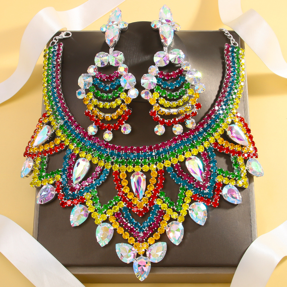 Conjunto de joyería de gota de fuego transfronterizo exagerado de diamante de color cadena de clavícula pendientes de bordas conjunto de joyería para mujeres