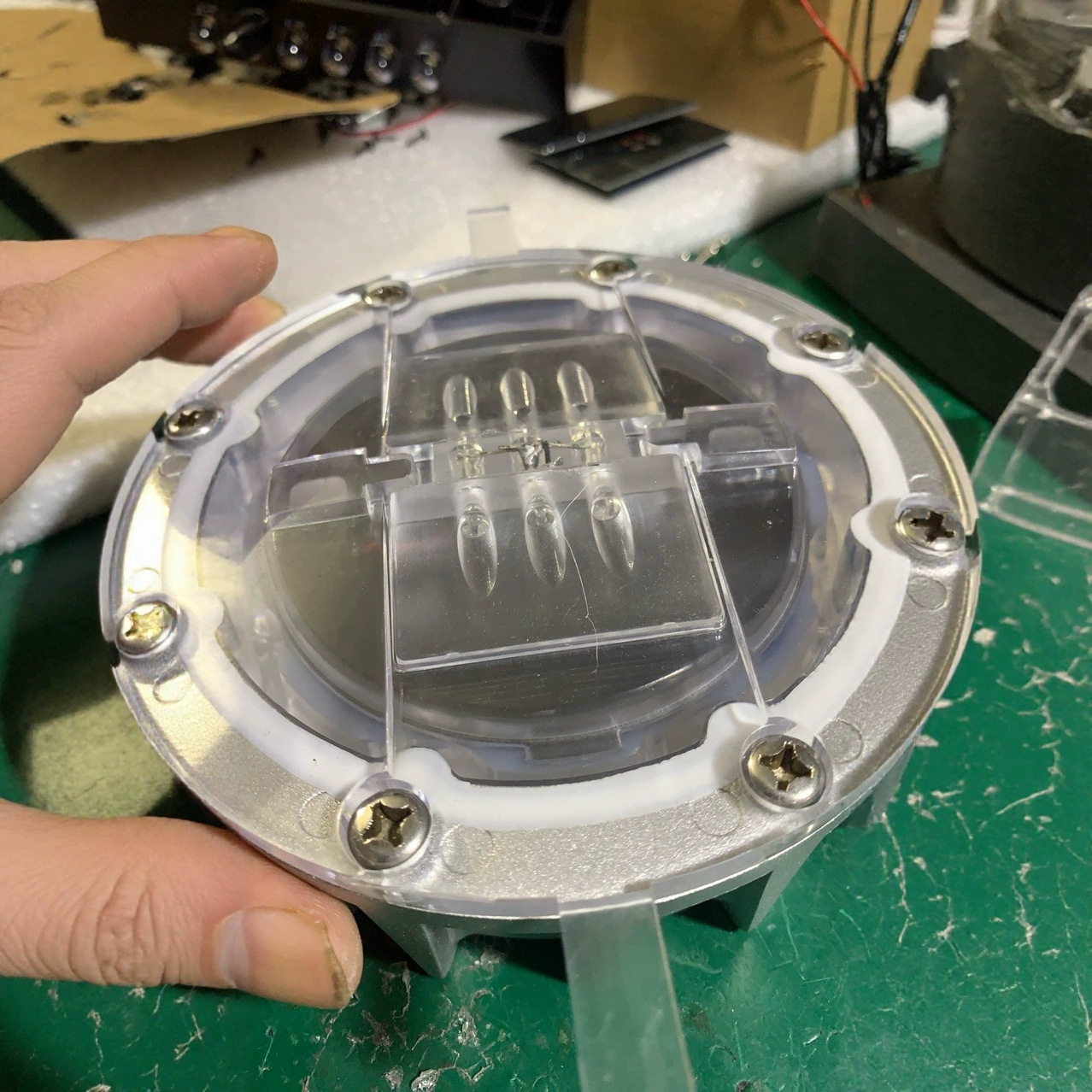 厂家货源太阳能铸铝道钉加厚PC防水抗压景观灯太阳能铸铝地埋灯