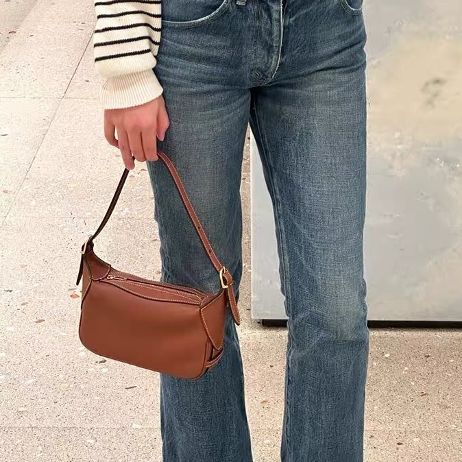 Pomlad in poletje 2024 Nova usnjena torba za cmoke Triumphal Arch Romy pod pazduho, ročna torba za čez ramo, majhna torba za čez ramo_voghion.com