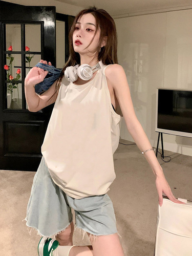 A wholesale loose round neck sleeveless backless women's sporty casual printed top for large sizes in Korean style