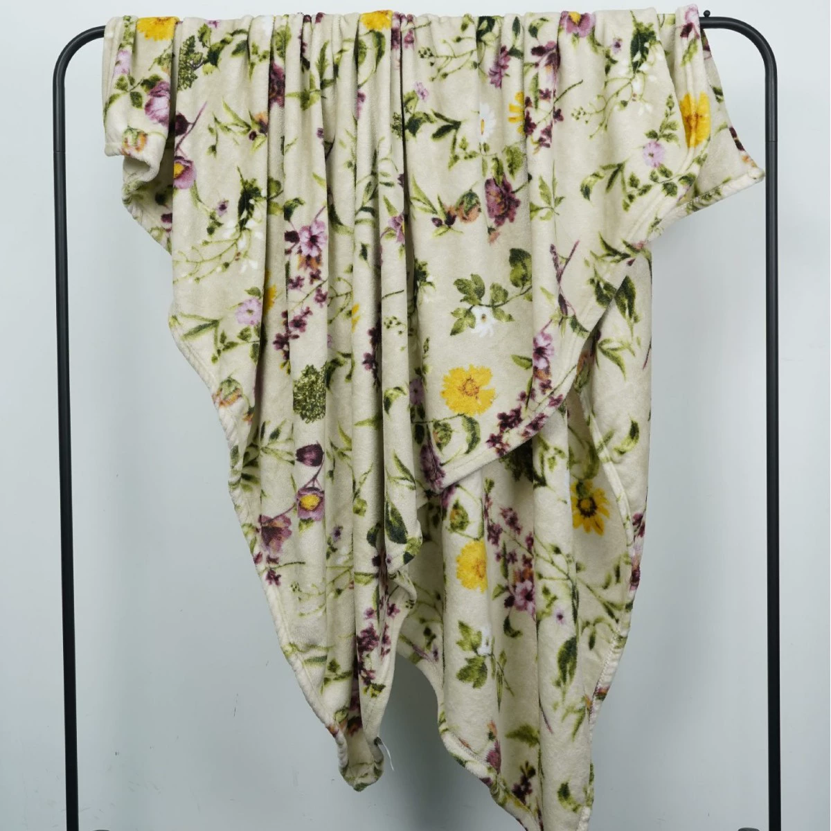 Фланелевое одеяло с цветочным принтом, двустороннее фланелевое одеяло, одинарное одеяло с фиолетовыми цветами, 150* 200cm с принтом