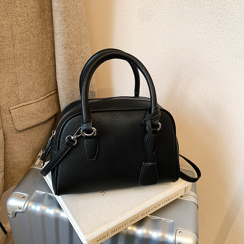 Luxury Vintage Handbag For Women 2026 New Large Capacity Bowling Bag Trendy Shoulder Crossbody Bag - Thumbnail 4