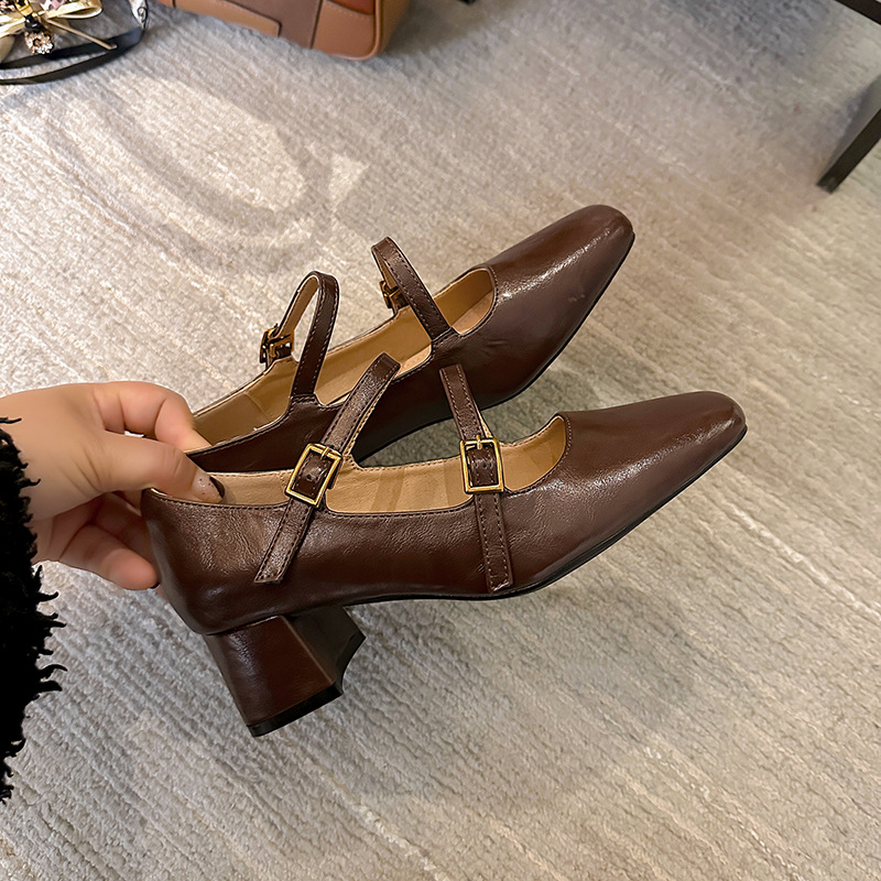 2025 primavera nuevo estilo retrógrado francés marizhen zapatos de cabeza cuadrada de talón grueso de viaje ol zapatos de talón alto para mujeres